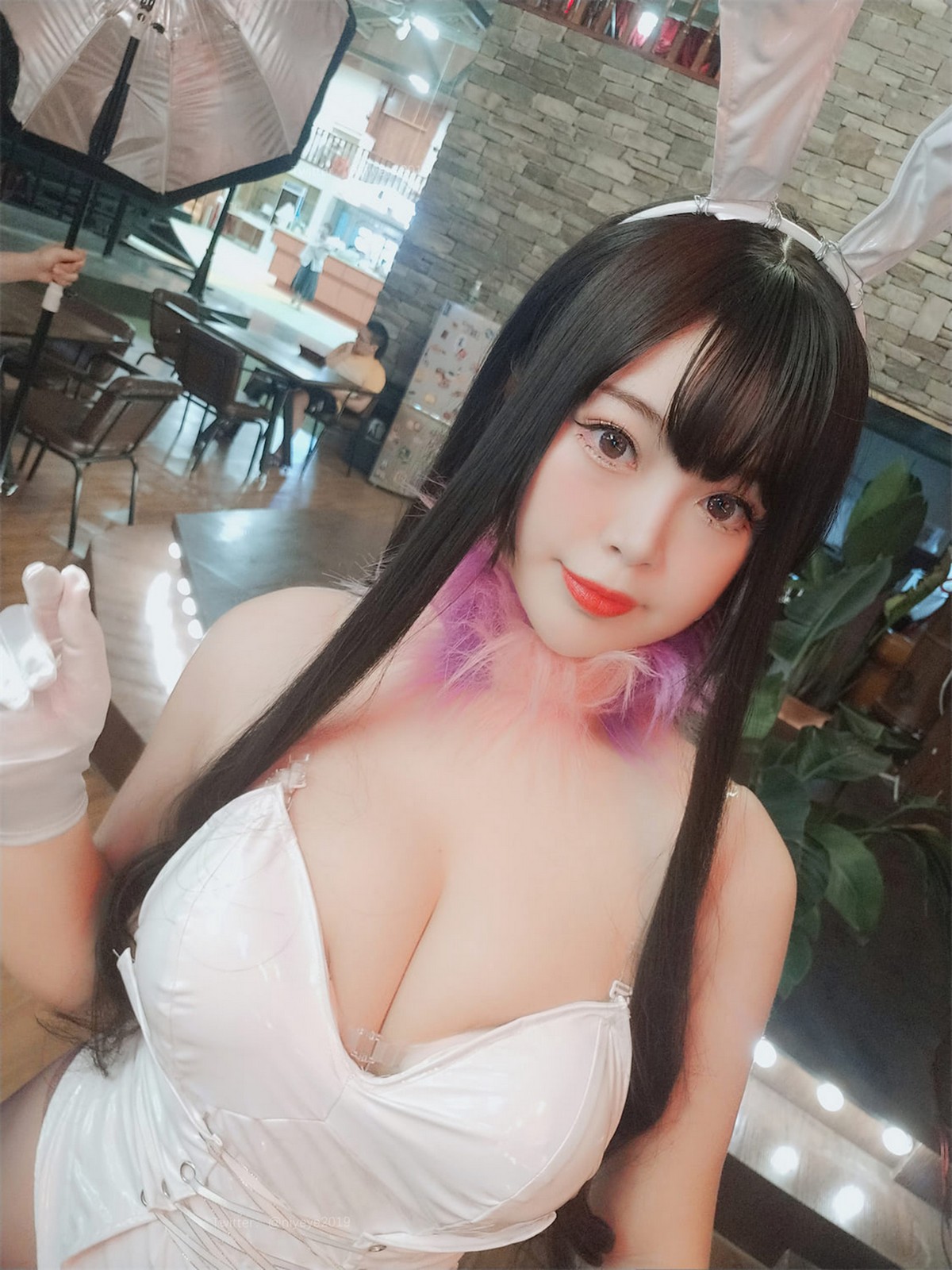 xgyw.top_萌系小姐姐白烨恶魔姐姐兔女郎主题白色高叉连体衣配超薄黑丝秀美腿诱惑写真72P