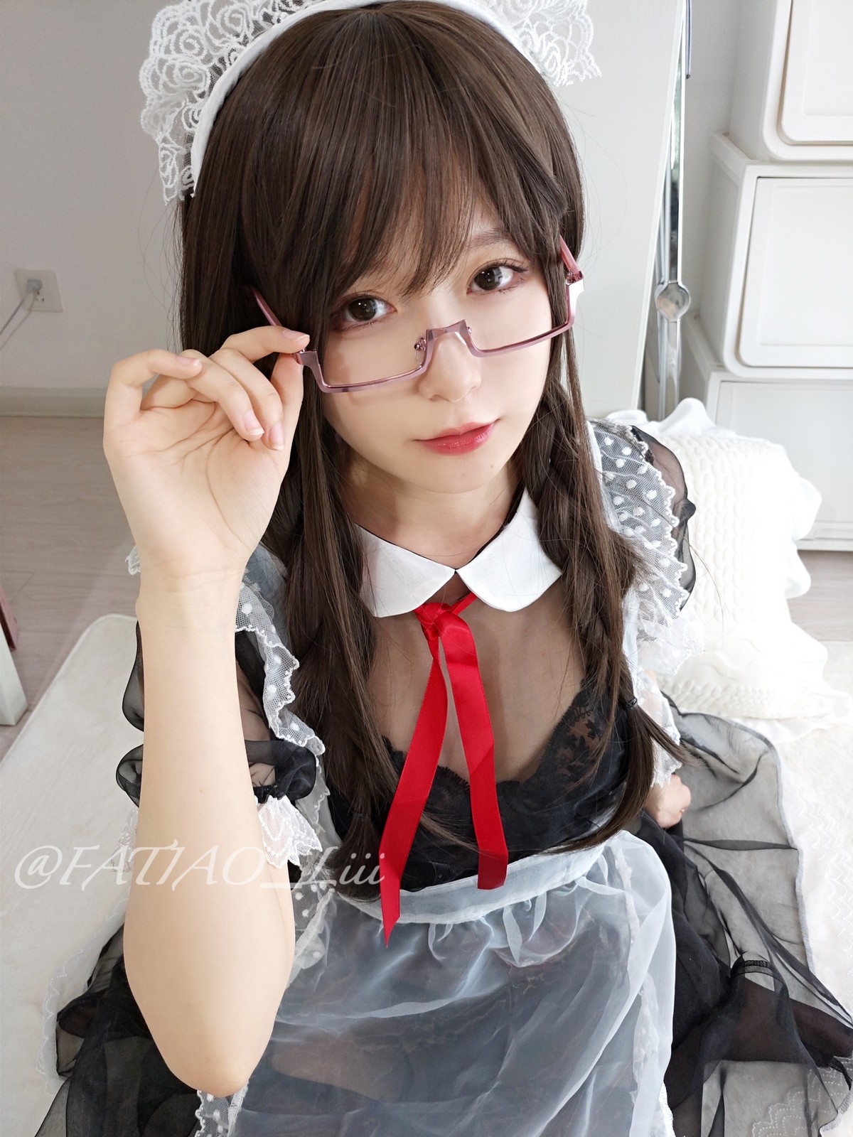 xgyw.top_网络美女迷之呆梨半透明黑丝主题私房性感女仆装露黑色蕾丝内衣迷人诱惑写真48P