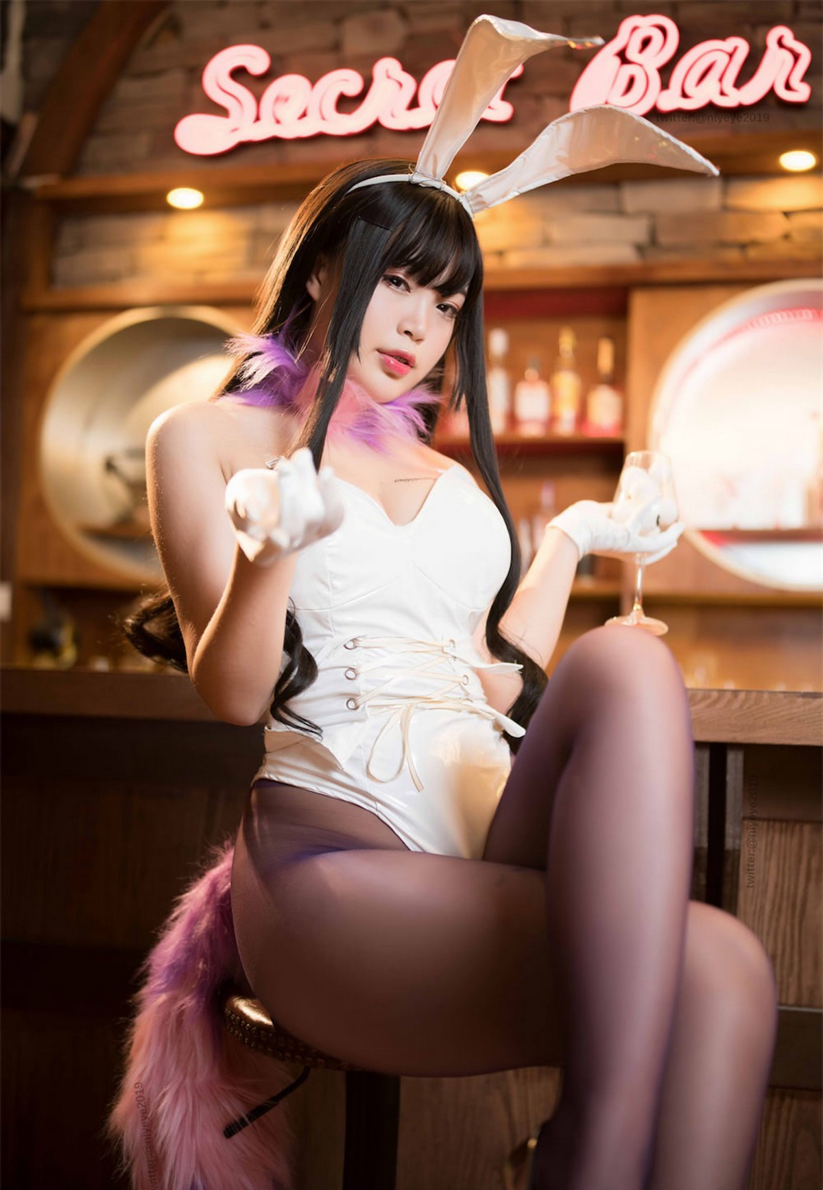 xgyw.top_萌系小姐姐白烨恶魔姐姐兔女郎主题白色高叉连体衣配超薄黑丝秀美腿诱惑写真72P