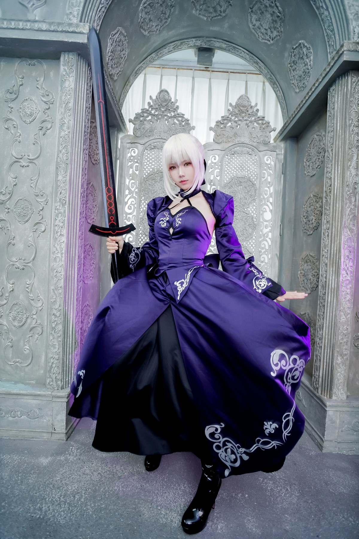xgyw.top_Coser妹子Ely_eee黑贞主题美女武士装扮性感黑色吊带礼裙秀完美身材诱惑写真31P