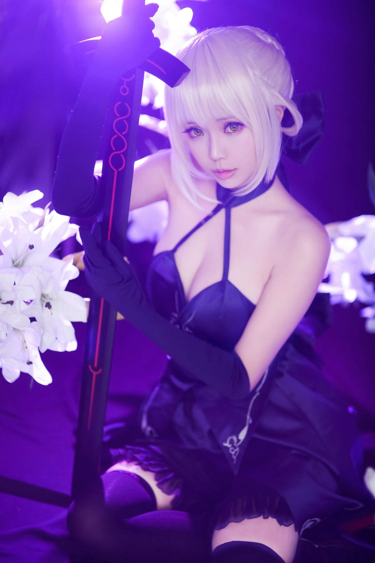 xgyw.top_Coser妹子Ely_eee黑贞主题美女武士装扮性感黑色吊带礼裙秀完美身材诱惑写真31P