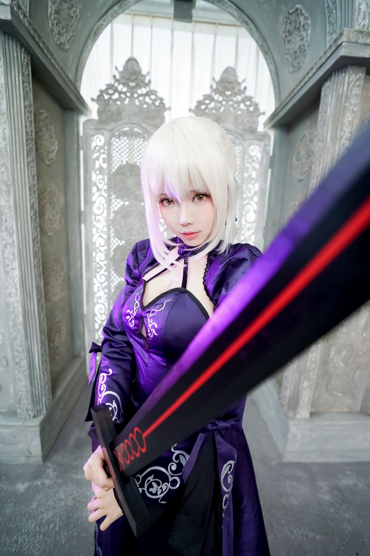 xgyw.top_Coser妹子Ely_eee黑贞主题美女武士装扮性感黑色吊带礼裙秀完美身材诱惑写真31P