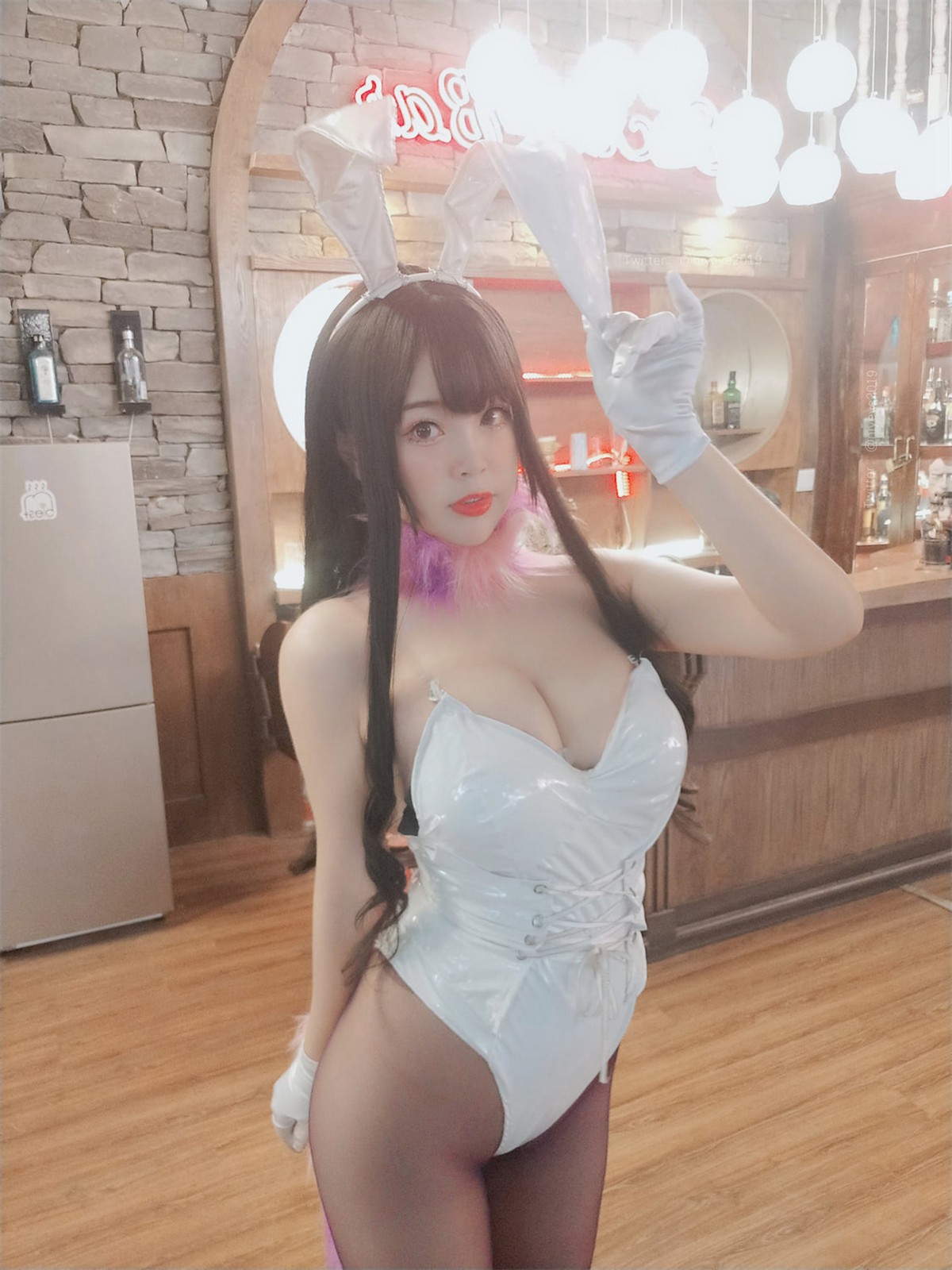 xgyw.top_萌系小姐姐白烨恶魔姐姐兔女郎主题白色高叉连体衣配超薄黑丝秀美腿诱惑写真72P