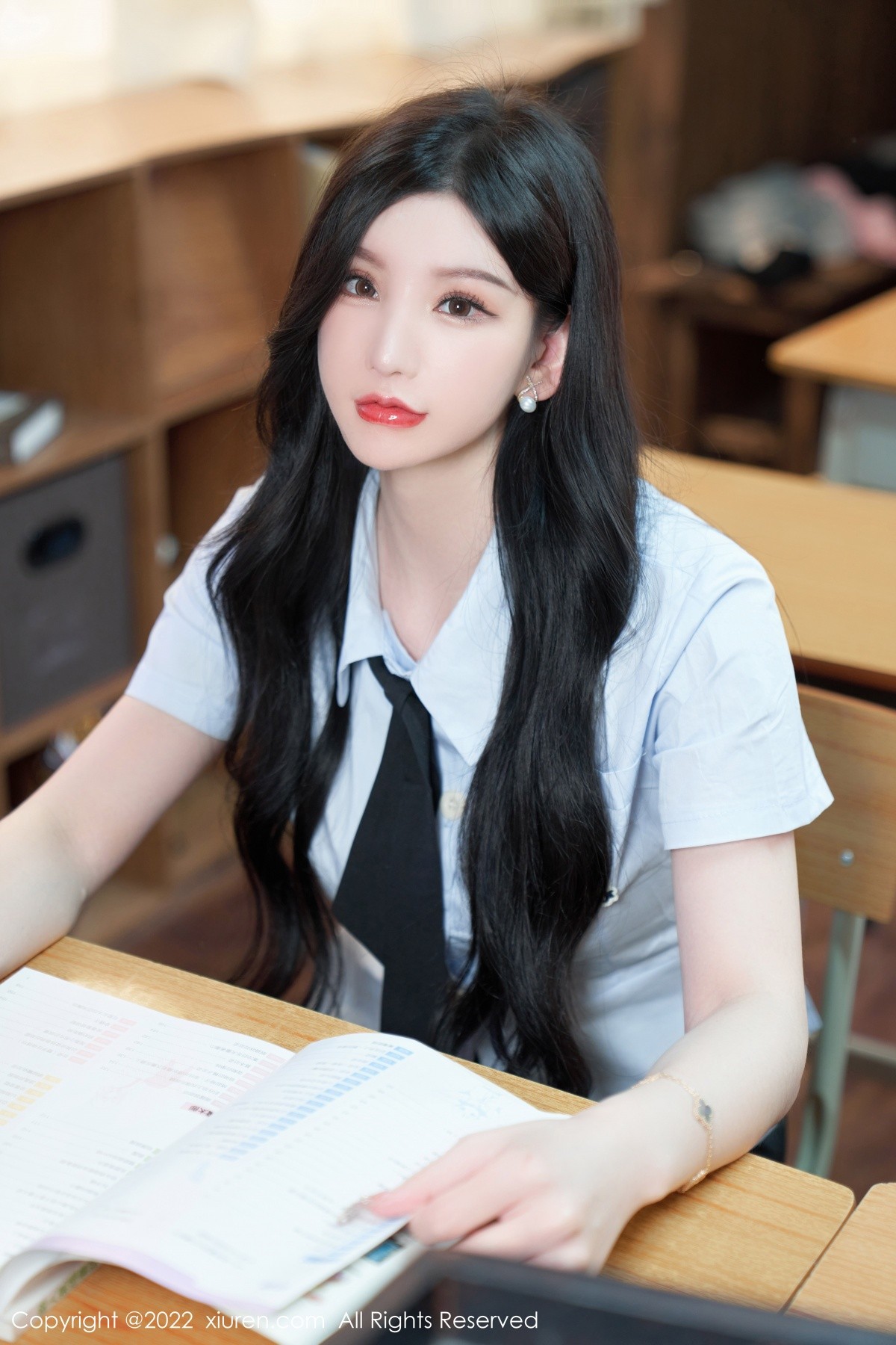 xgyw.top_XiuRen第5452期_女神周于希Sally学妹装扮半脱露黑色蕾丝边内衣撩人诱惑写真76P
