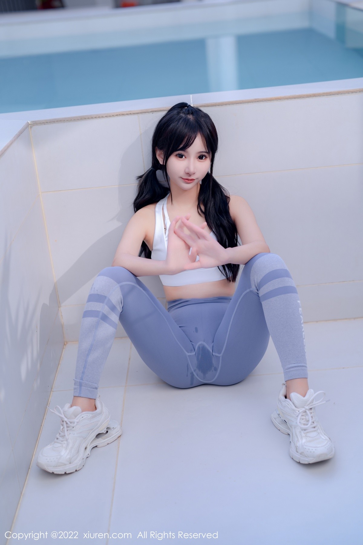 xgyw.top_XiuRen第5463期_女神小果冻儿大理旅拍私房性感运动服紧身秀完美身材诱惑写真55P
