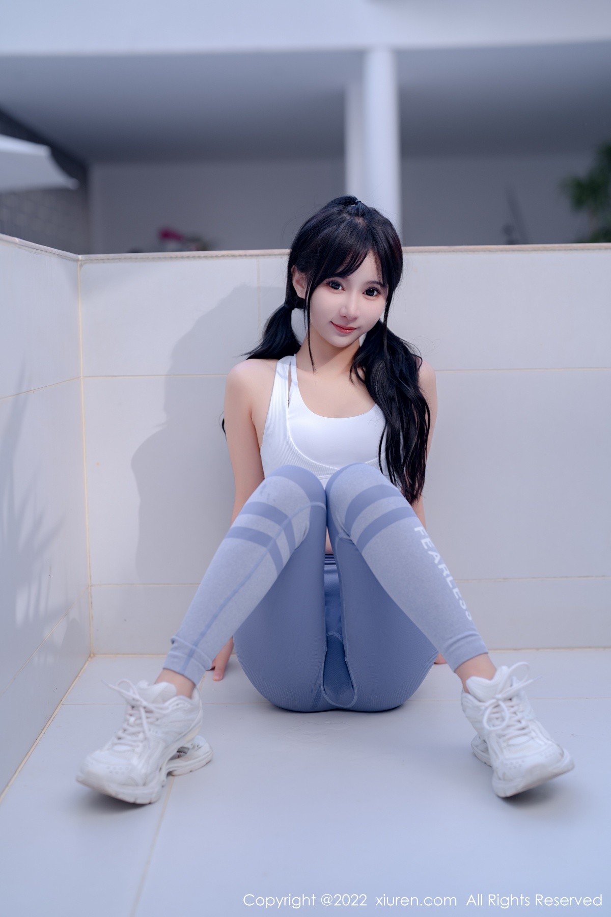 xgyw.top_XiuRen第5463期_女神小果冻儿大理旅拍私房性感运动服紧身秀完美身材诱惑写真55P