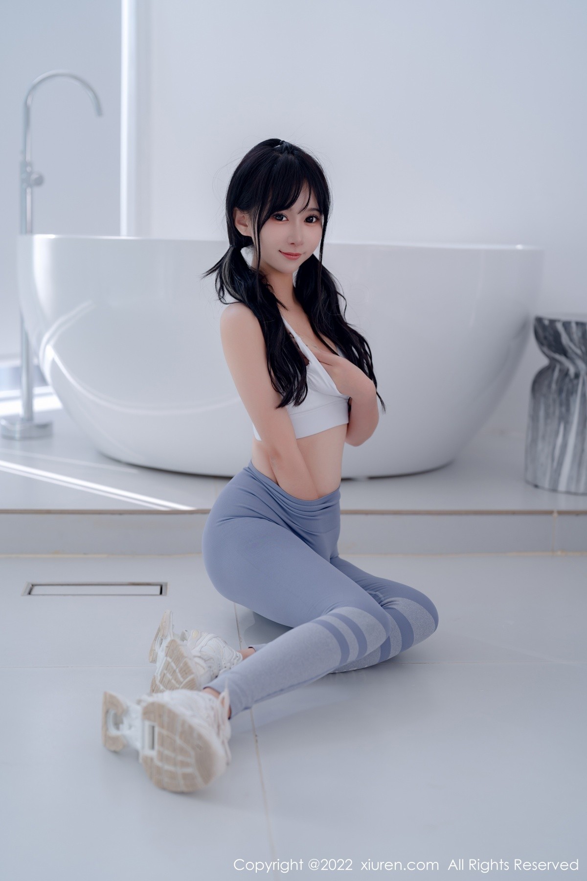 xgyw.top_XiuRen第5463期_女神小果冻儿大理旅拍私房性感运动服紧身秀完美身材诱惑写真55P