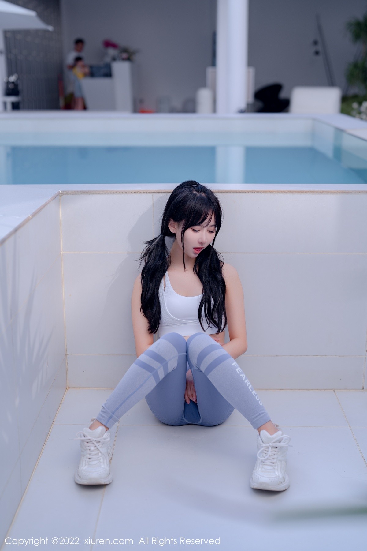 xgyw.top_XiuRen第5463期_女神小果冻儿大理旅拍私房性感运动服紧身秀完美身材诱惑写真55P