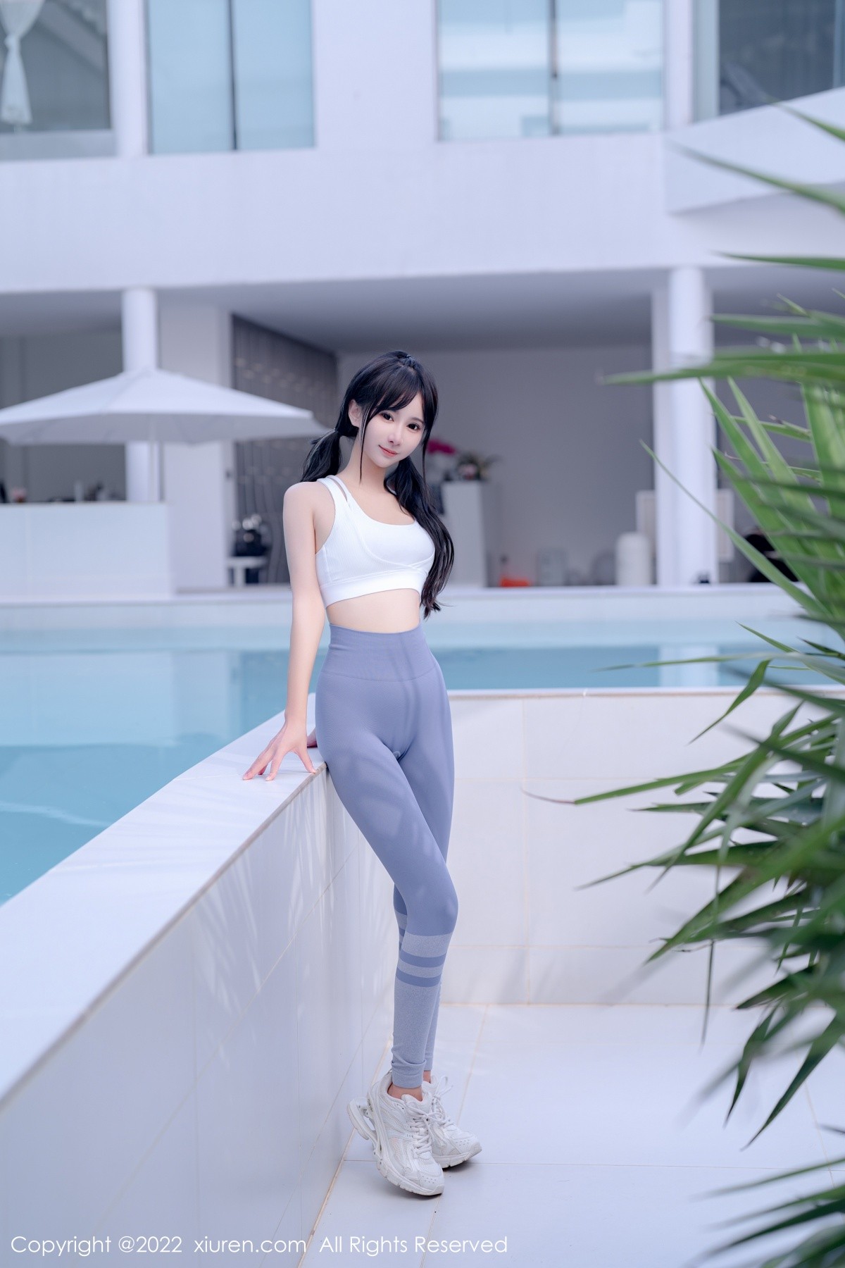 xgyw.top_XiuRen第5463期_女神小果冻儿大理旅拍私房性感运动服紧身秀完美身材诱惑写真55P