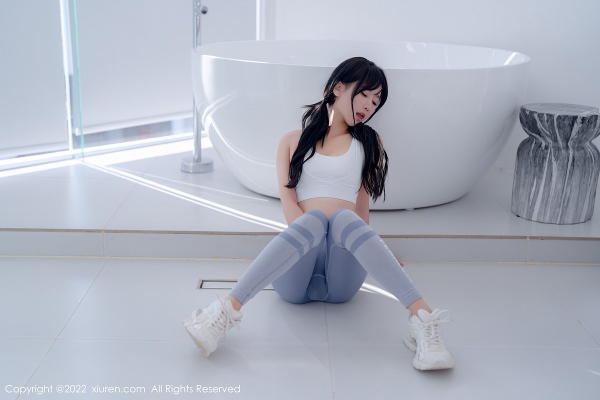 xgyw.top_XiuRen第5463期_女神小果冻儿大理旅拍私房性感运动服紧身秀完美身材诱惑写真55P