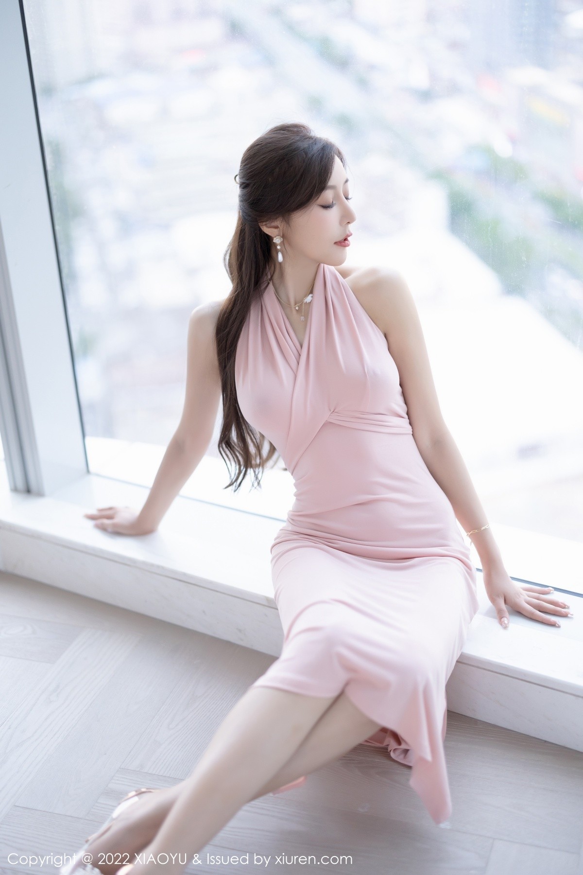 xgyw.top_[XiaoYu画语界]Vol.847_女神王馨瑶yanni脱性感粉色连衣长裙露超薄无内黑丝魅惑写真80P