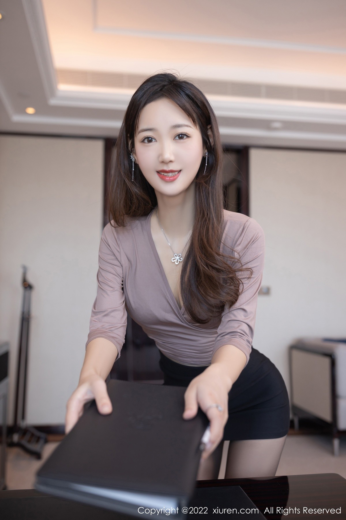 xgyw.top_XiuRen第5475期_模特唐安琪秘书角色扮演半脱露性感蕾丝内衣超薄黑丝诱惑写真84P