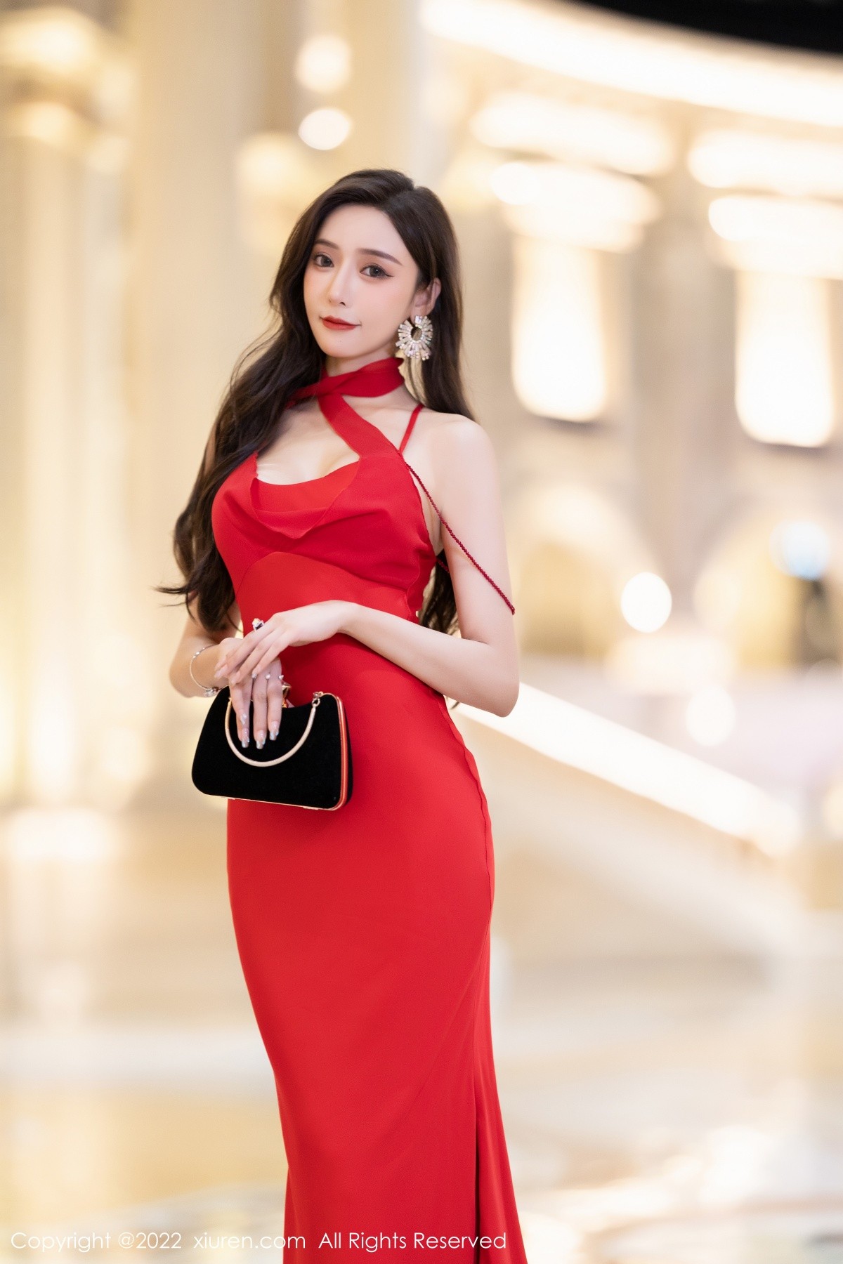 xgyw.top_XiuRen第5470期_女神王馨瑶yanni脱性感红色礼裙露金色条纹内衣完美诱惑写真78P
