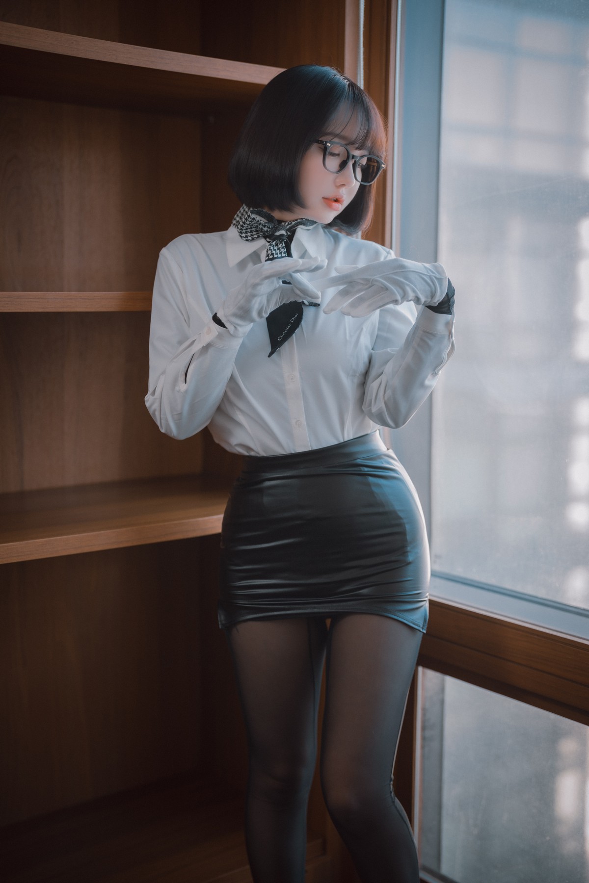 xgyw.top_[DJAWA]No.184_模特Yeeun_Naughty Supervisor主题白T配黑皮裙露超薄黑丝诱惑写真68P