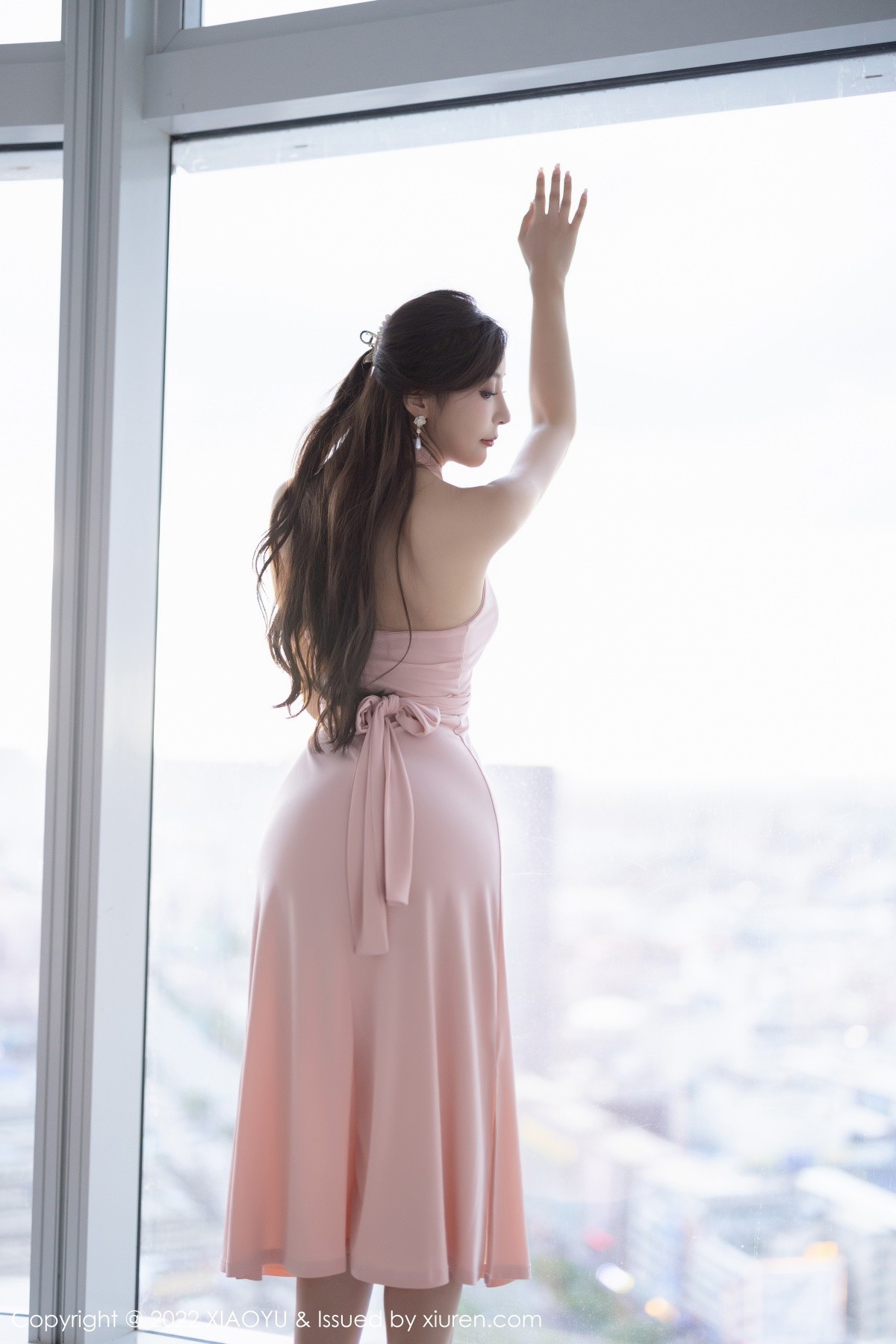 xgyw.top_[XiaoYu画语界]Vol.847_女神王馨瑶yanni脱性感粉色连衣长裙露超薄无内黑丝魅惑写真80P