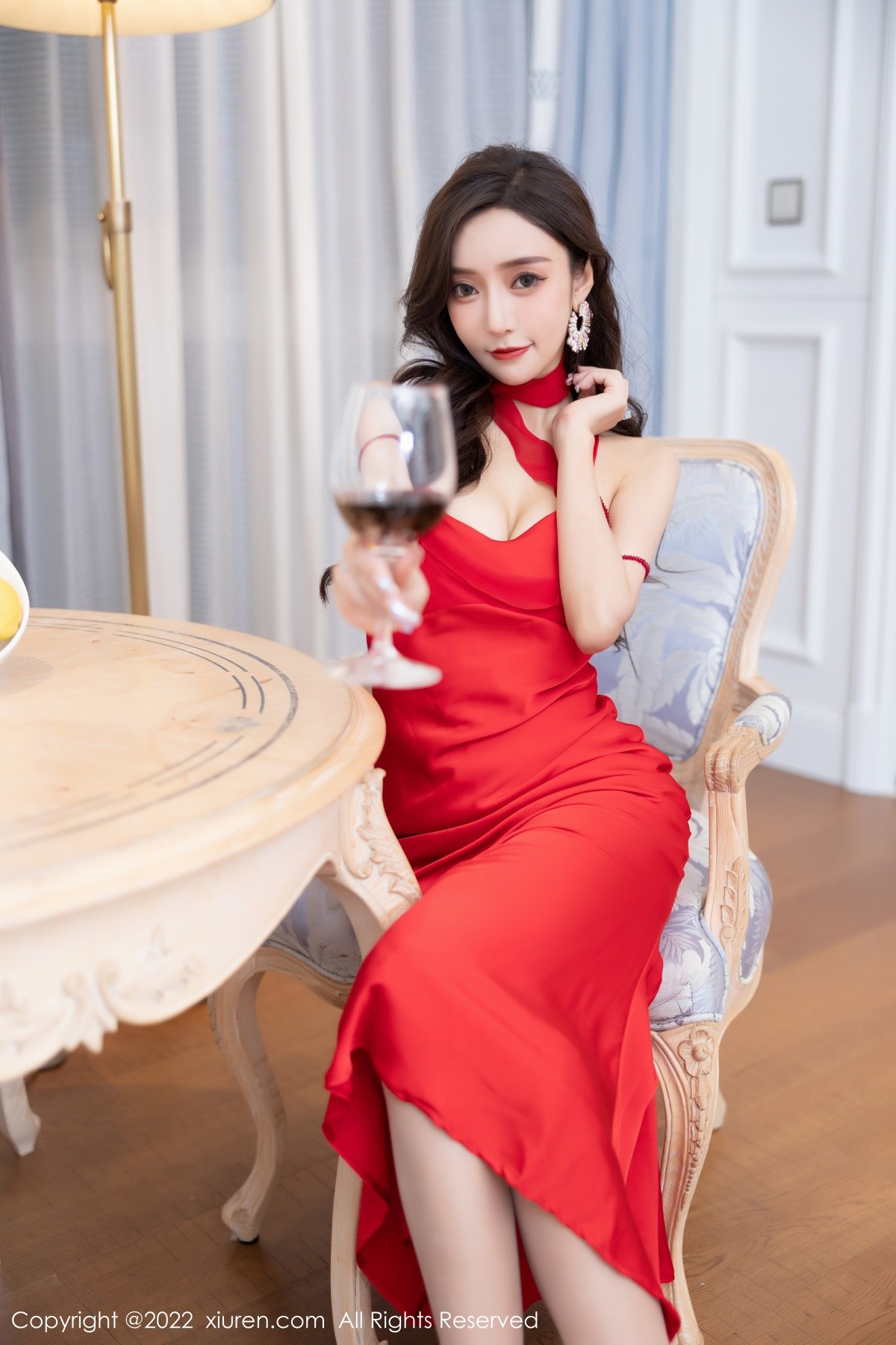 xgyw.top_XiuRen第5470期_女神王馨瑶yanni脱性感红色礼裙露金色条纹内衣完美诱惑写真78P