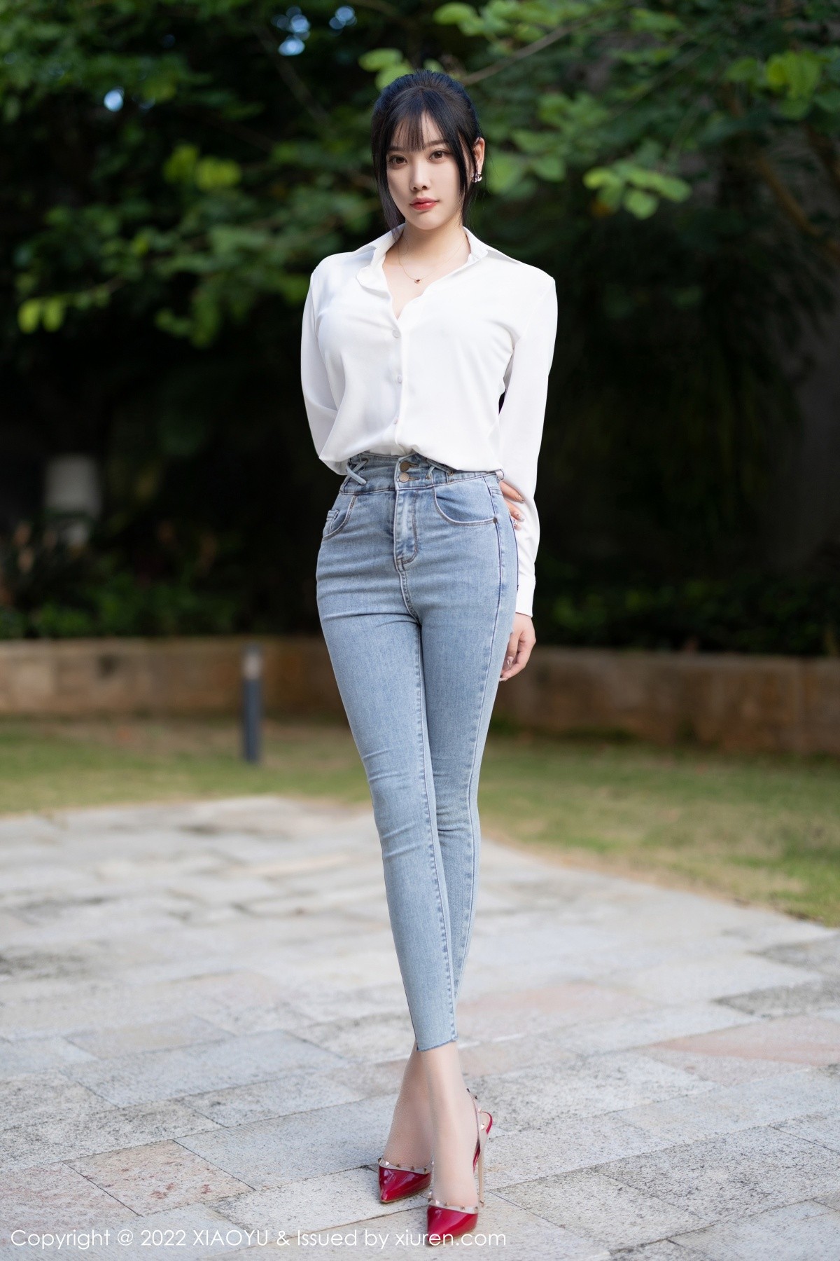 xgyw.top_[XiaoYu画语界]Vol.846_女神杨晨晨Yome性感白T配牛仔裤露红色内衣超薄肉丝诱惑写真85P