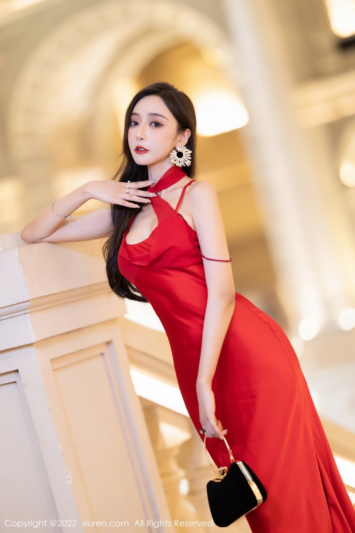 xgyw.top_XiuRen第5470期_女神王馨瑶yanni脱性感红色礼裙露金色条纹内衣完美诱惑写真78P