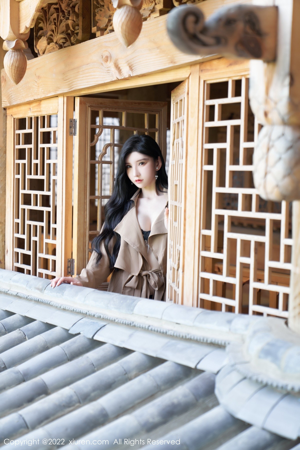 xgyw.top_XiuRen第5469期_女神周于希Sally脱杏色风衣露黑色蕾丝内衣配蕾丝吊袜诱惑写真75P