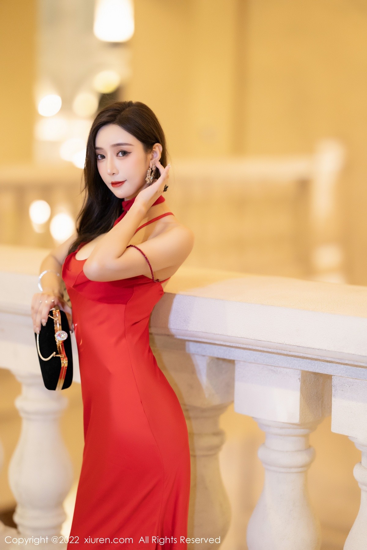 xgyw.top_XiuRen第5470期_女神王馨瑶yanni脱性感红色礼裙露金色条纹内衣完美诱惑写真78P