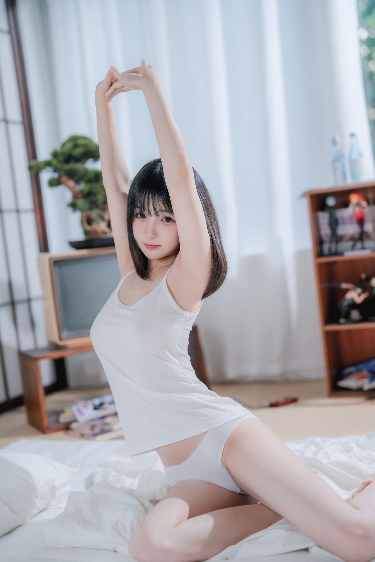 xgyw.top_网络美女桜井宁宁夏日情事主题私房性感白色吊带配白色内裤半撩秀豪乳诱惑写真62P