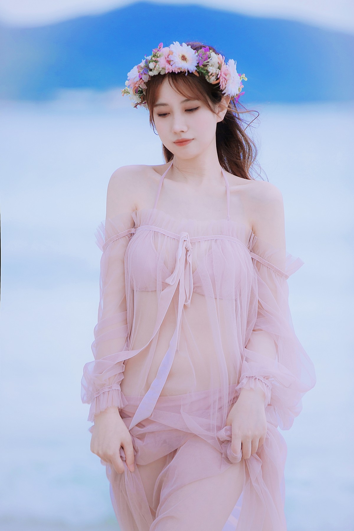 xgyw.top_次元少女念雪ww白桃汽水主题户外沙滩性感粉色比基尼秀完美身材迷人诱惑写真42P