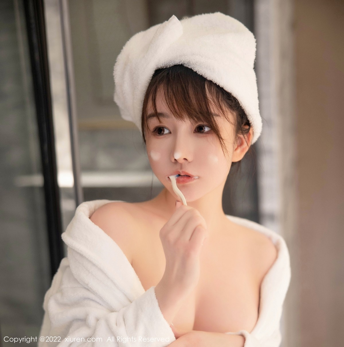 xgyw.top_XiuRen第5477期_模特婠婠么私房浴缸性感深蓝色比基尼湿身泡泡浴撩人诱惑写真76P