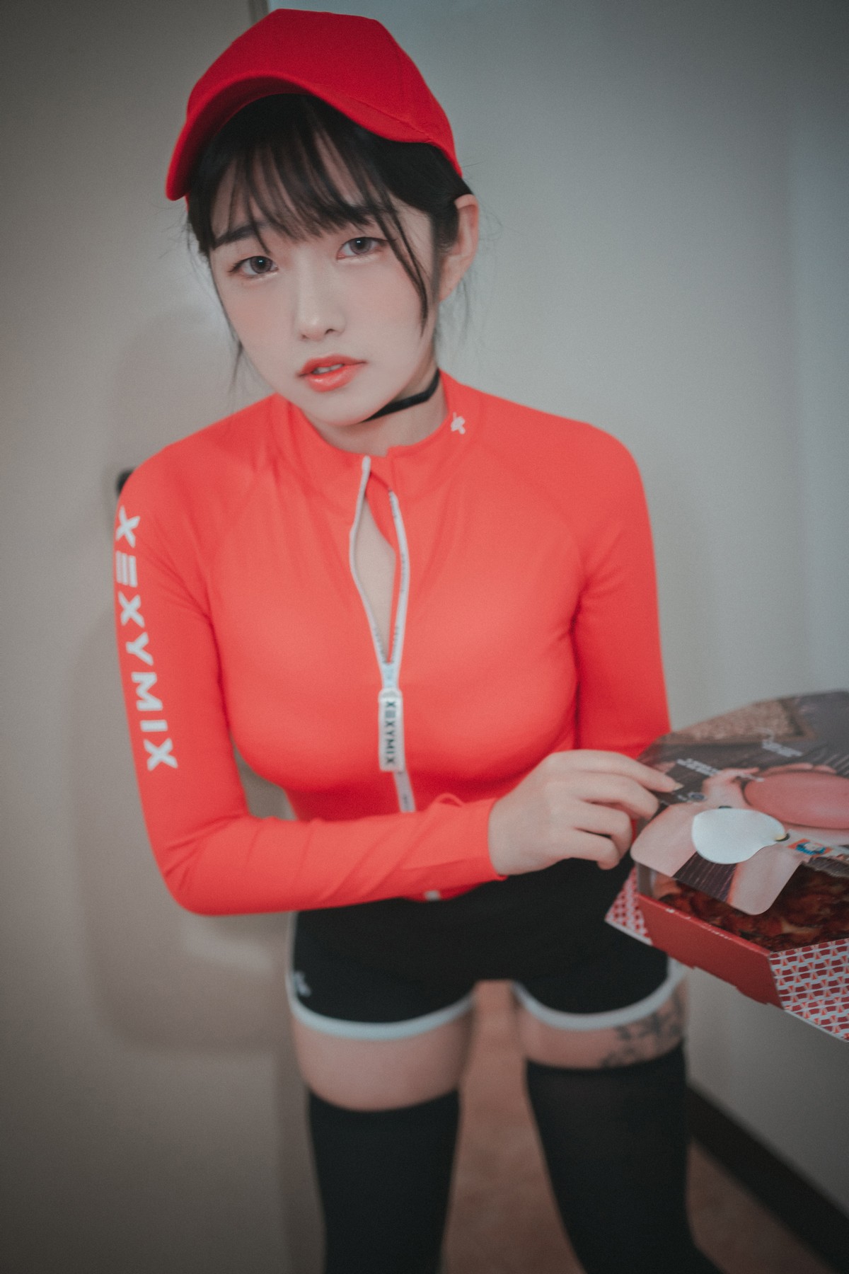 xgyw.top_[DJAWA]No.185_模特Sonson_Pizza Girl主题私房脱红色运动服露白色蕾丝内衣诱惑写真71P