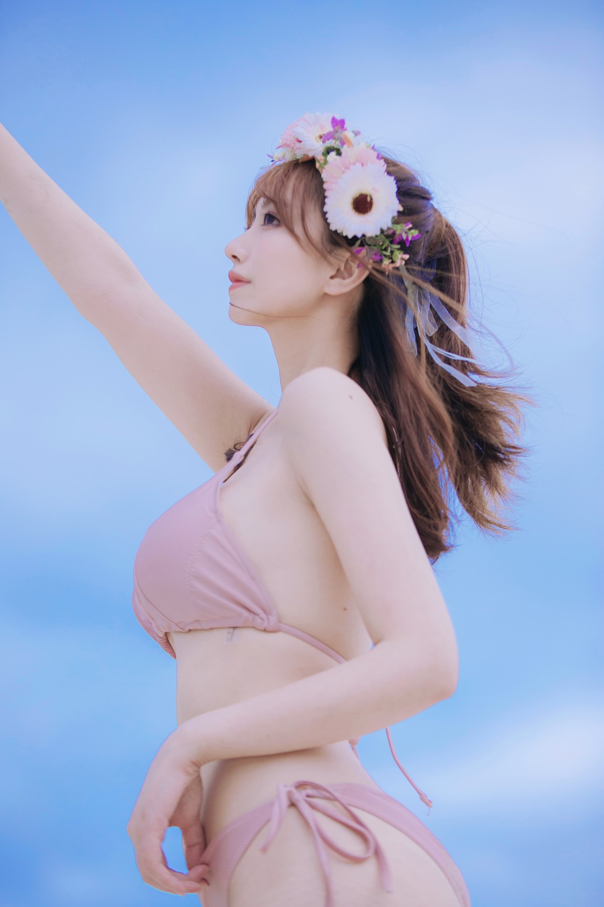 xgyw.top_次元少女念雪ww白桃汽水主题户外沙滩性感粉色比基尼秀完美身材迷人诱惑写真42P