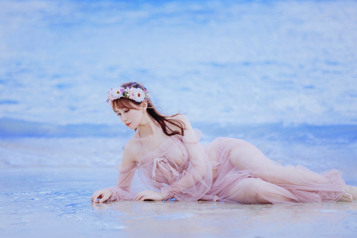 xgyw.top_次元少女念雪ww白桃汽水主题户外沙滩性感粉色比基尼秀完美身材迷人诱惑写真42P