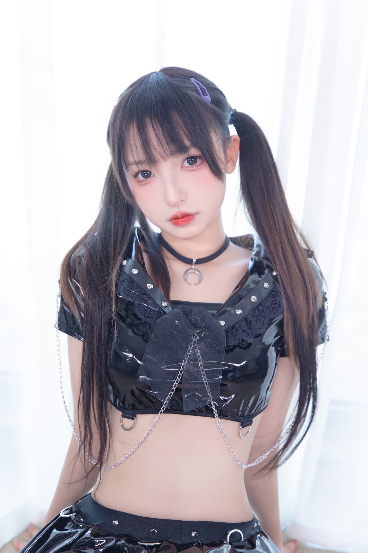 xgyw.top_萝莉美女神楽坂真冬魔女的课后辅导主题私房性感黑色皮质套装配超薄黑丝诱惑写真75P
