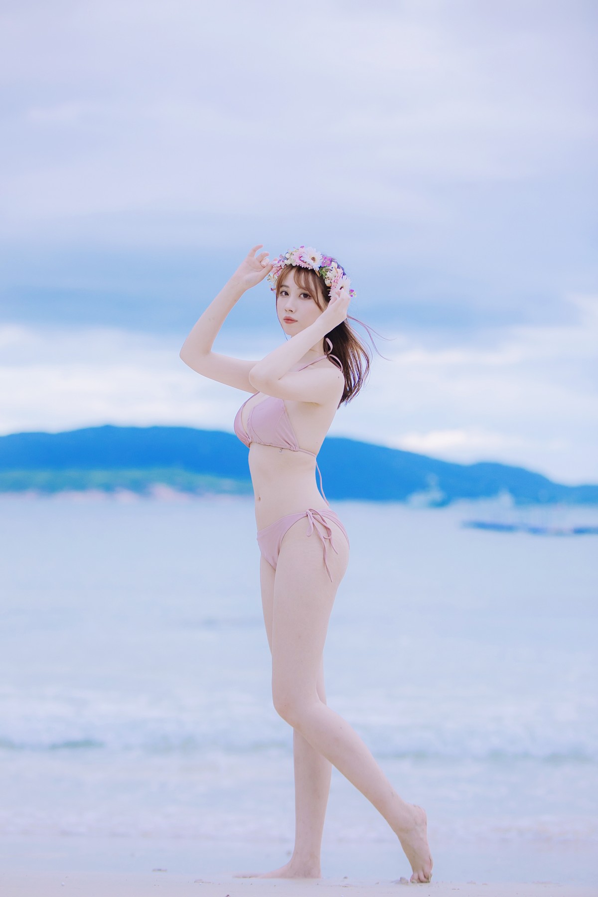 xgyw.top_次元少女念雪ww白桃汽水主题户外沙滩性感粉色比基尼秀完美身材迷人诱惑写真42P