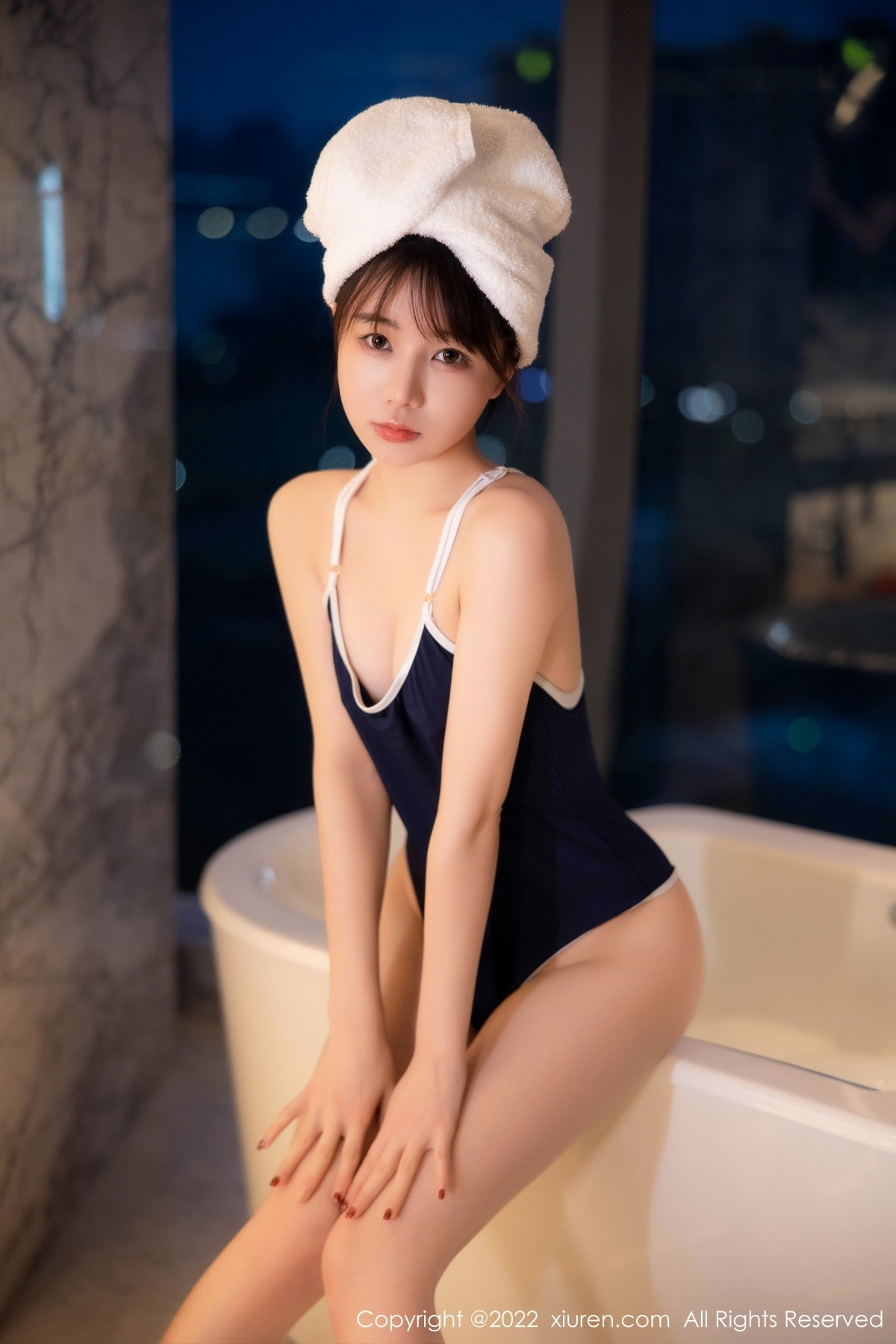 xgyw.top_XiuRen第5477期_模特婠婠么私房浴缸性感深蓝色比基尼湿身泡泡浴撩人诱惑写真76P