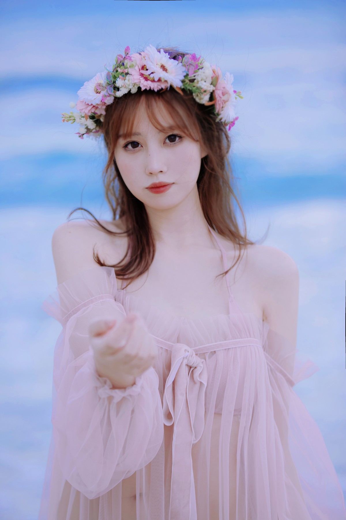 xgyw.top_次元少女念雪ww白桃汽水主题户外沙滩性感粉色比基尼秀完美身材迷人诱惑写真42P