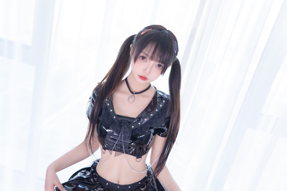 xgyw.top_萝莉美女神楽坂真冬魔女的课后辅导主题私房性感黑色皮质套装配超薄黑丝诱惑写真75P