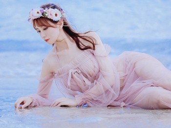 次元少女念雪ww白桃汽水主题户外沙滩性感粉色内衣秀完美身材迷人骚扰写真42P