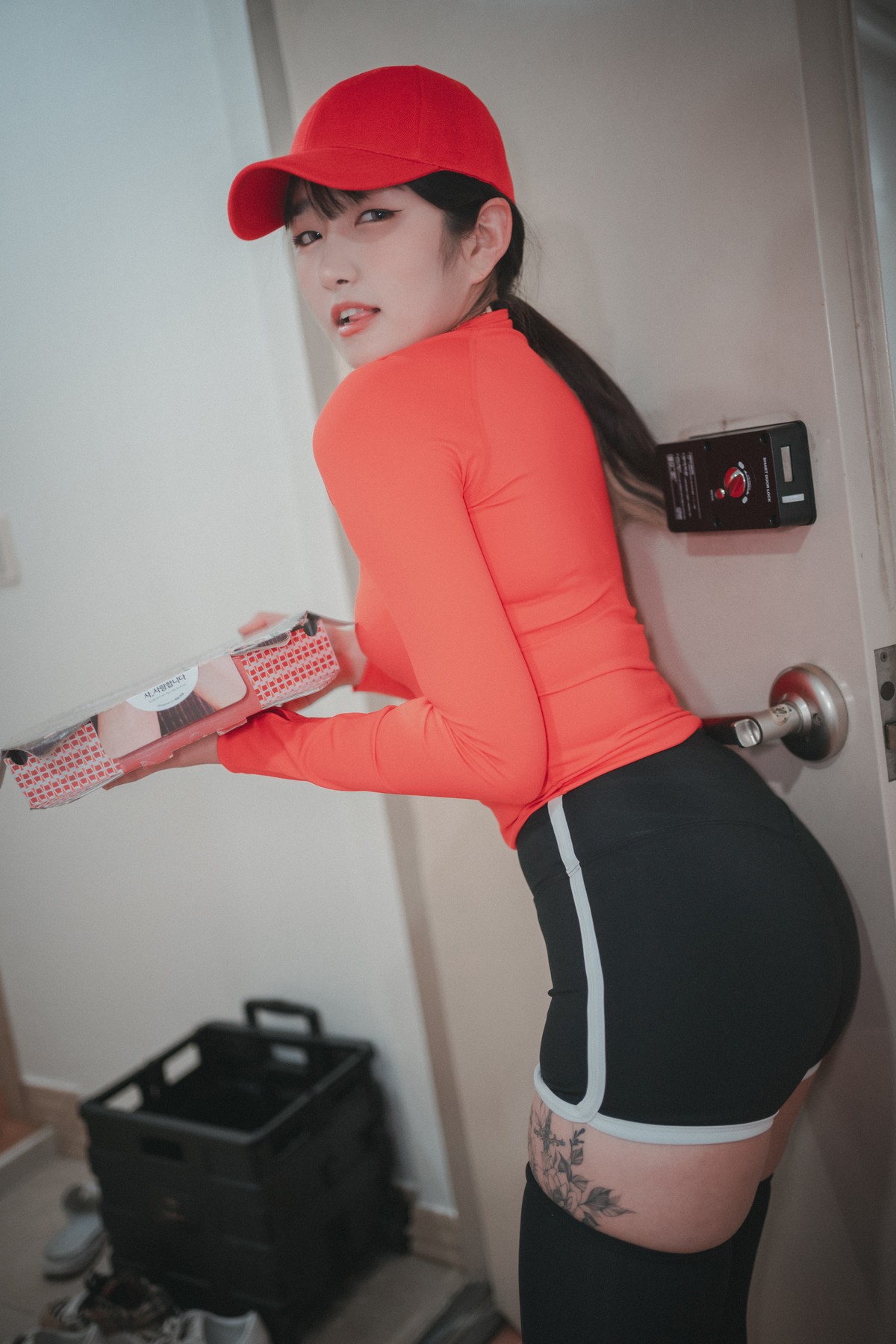 xgyw.top_[DJAWA]No.185_模特Sonson_Pizza Girl主题私房脱红色运动服露白色蕾丝内衣诱惑写真71P