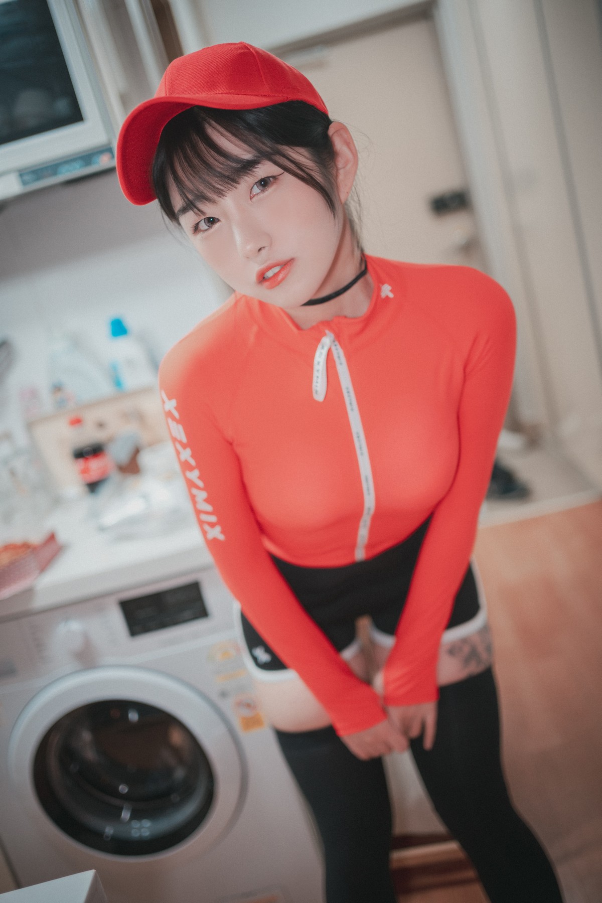 xgyw.top_[DJAWA]No.185_模特Sonson_Pizza Girl主题私房脱红色运动服露白色蕾丝内衣诱惑写真71P