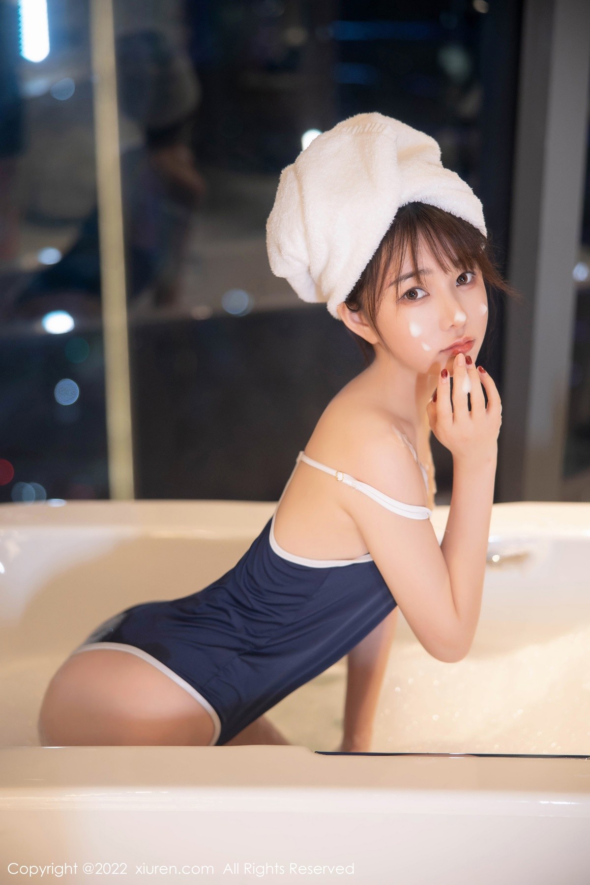 xgyw.top_XiuRen第5477期_模特婠婠么私房浴缸性感深蓝色比基尼湿身泡泡浴撩人诱惑写真76P