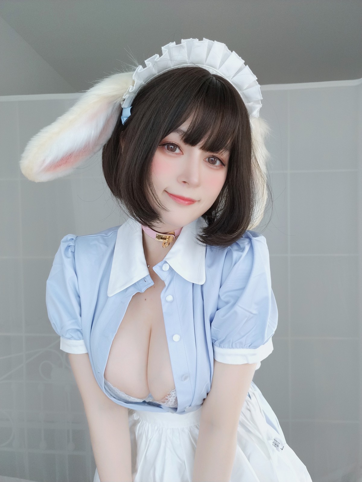 xgyw.top_Coser小姐姐白银兔耳女仆主题私房性感女仆装配白色蕾丝袜秀翘臀诱惑写真148P