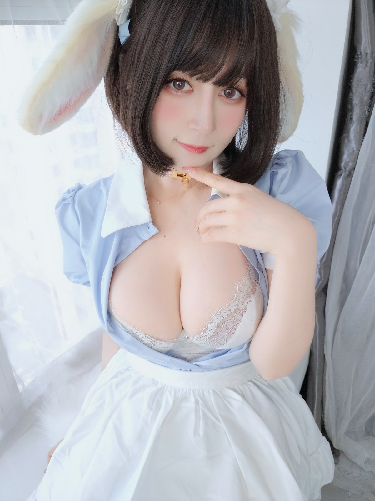 xgyw.top_Coser小姐姐白银兔耳女仆主题私房性感女仆装配白色蕾丝袜秀翘臀诱惑写真148P