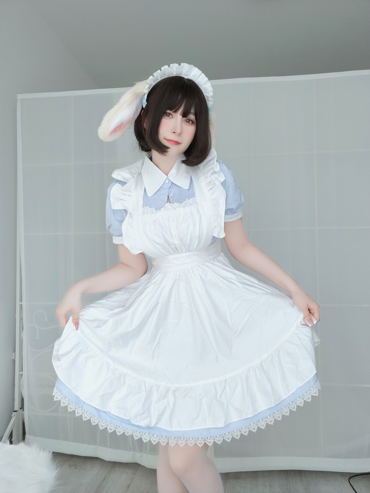 xgyw.top_Coser小姐姐白银兔耳女仆主题私房性感女仆装配白色蕾丝袜秀翘臀诱惑写真148P