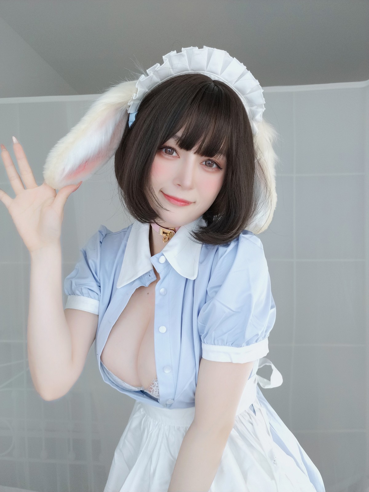 xgyw.top_Coser小姐姐白银兔耳女仆主题私房性感女仆装配白色蕾丝袜秀翘臀诱惑写真148P
