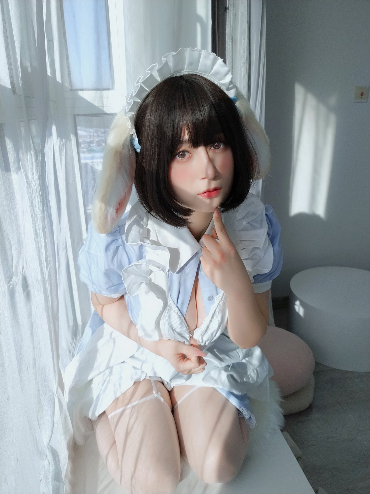xgyw.top_Coser小姐姐白银兔耳女仆主题私房性感女仆装配白色蕾丝袜秀翘臀诱惑写真148P