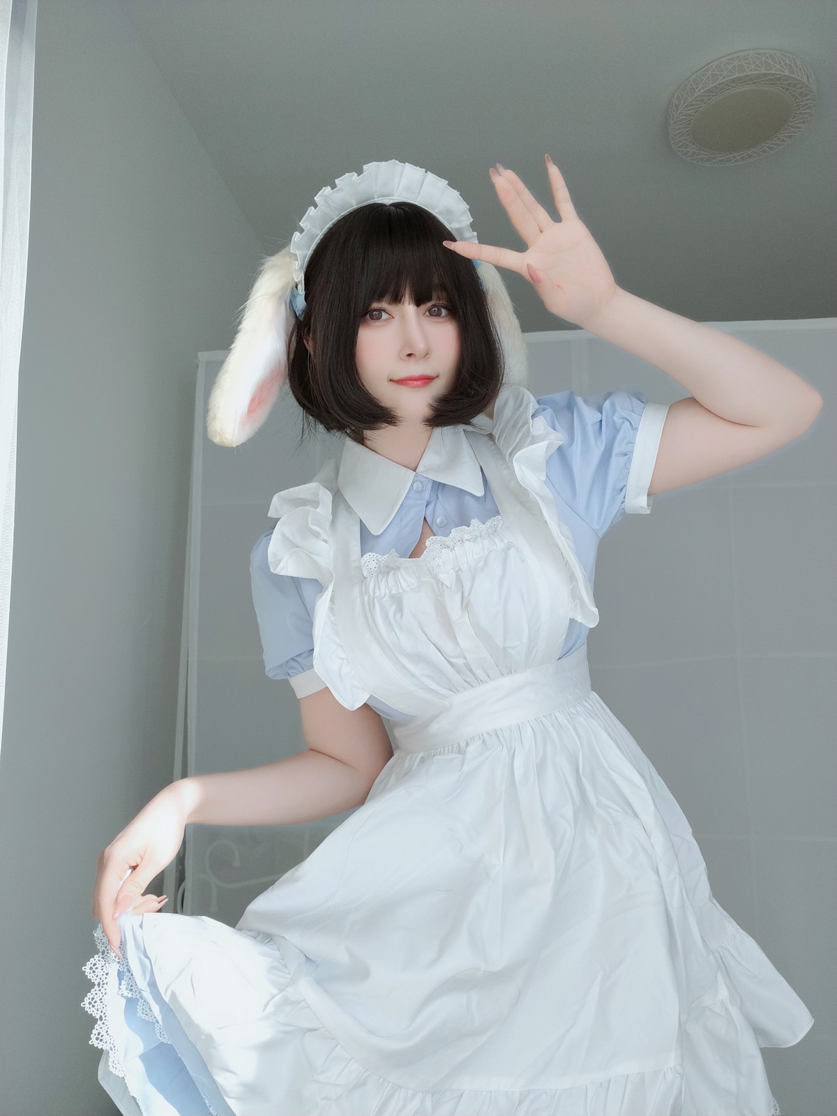 xgyw.top_Coser小姐姐白银兔耳女仆主题私房性感女仆装配白色蕾丝袜秀翘臀诱惑写真148P
