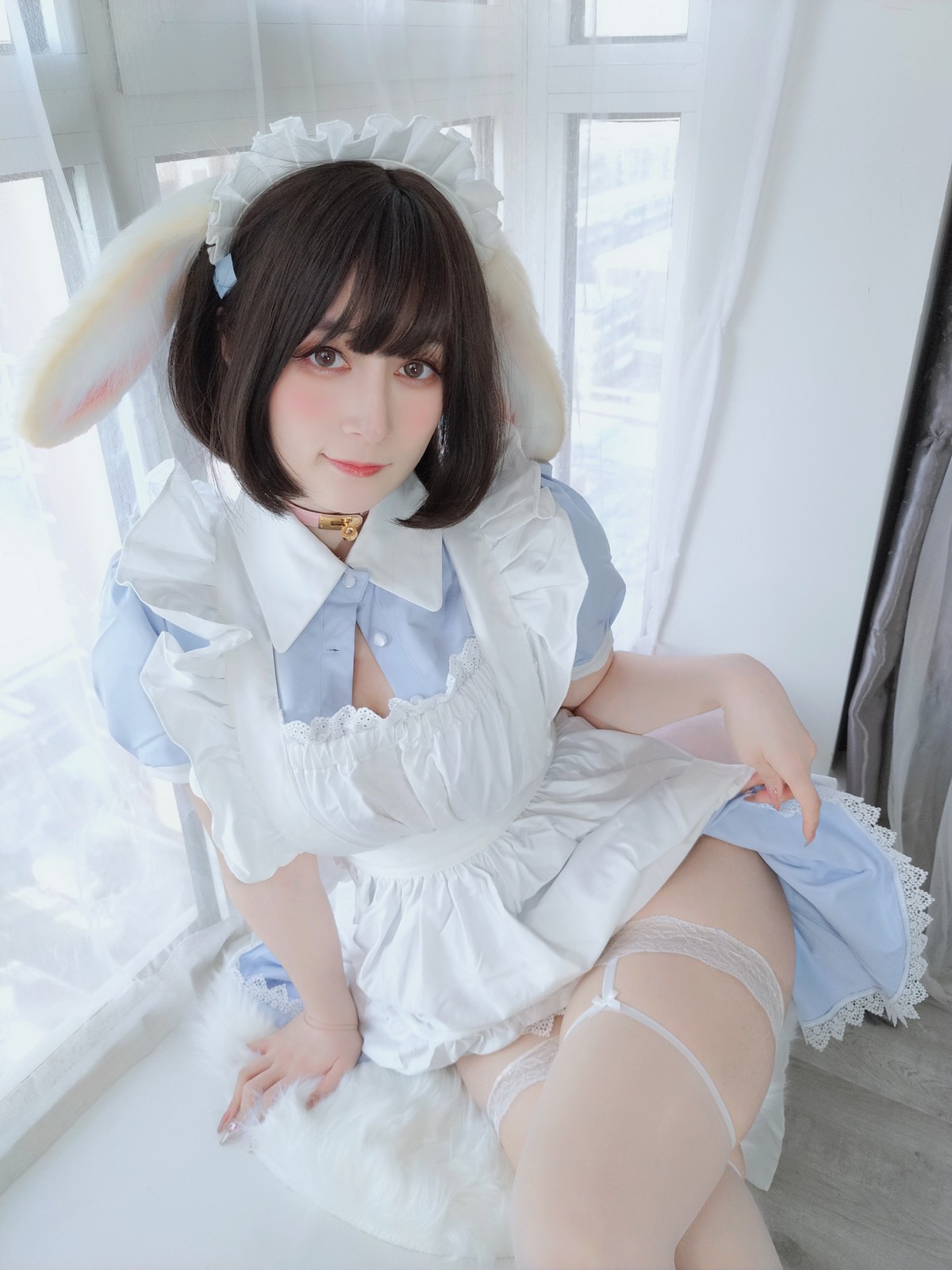 xgyw.top_Coser小姐姐白银兔耳女仆主题私房性感女仆装配白色蕾丝袜秀翘臀诱惑写真148P