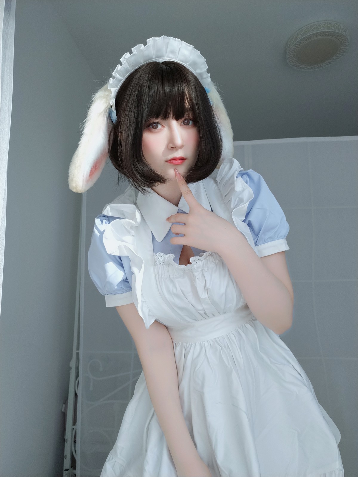 xgyw.top_Coser小姐姐白银兔耳女仆主题私房性感女仆装配白色蕾丝袜秀翘臀诱惑写真148P
