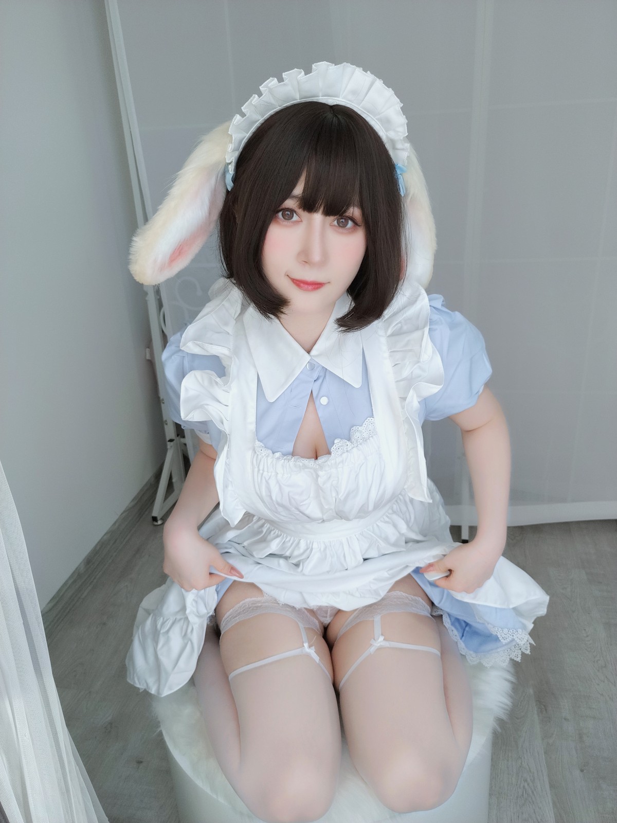 xgyw.top_Coser小姐姐白银兔耳女仆主题私房性感女仆装配白色蕾丝袜秀翘臀诱惑写真148P