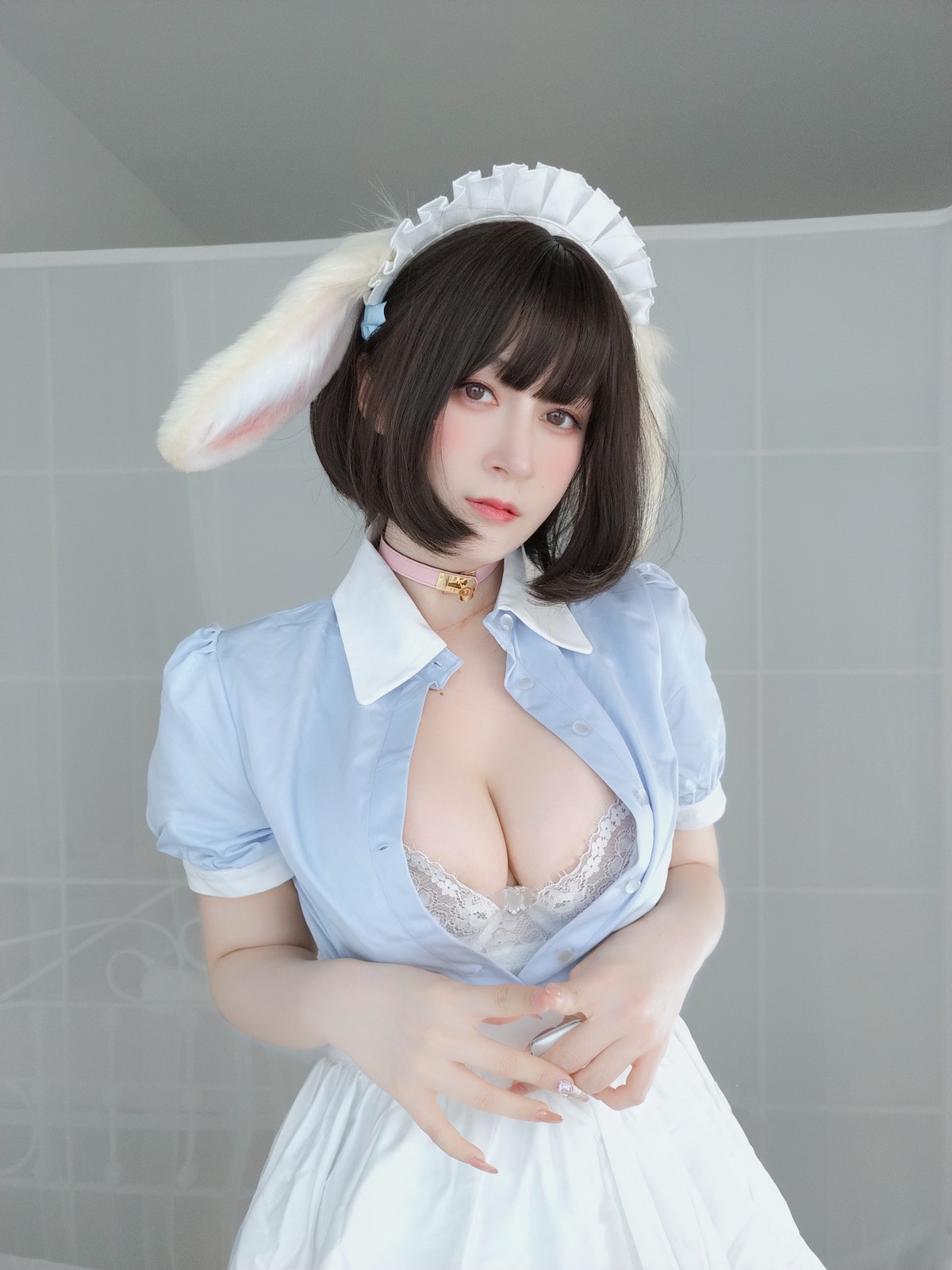xgyw.top_Coser小姐姐白银兔耳女仆主题私房性感女仆装配白色蕾丝袜秀翘臀诱惑写真148P