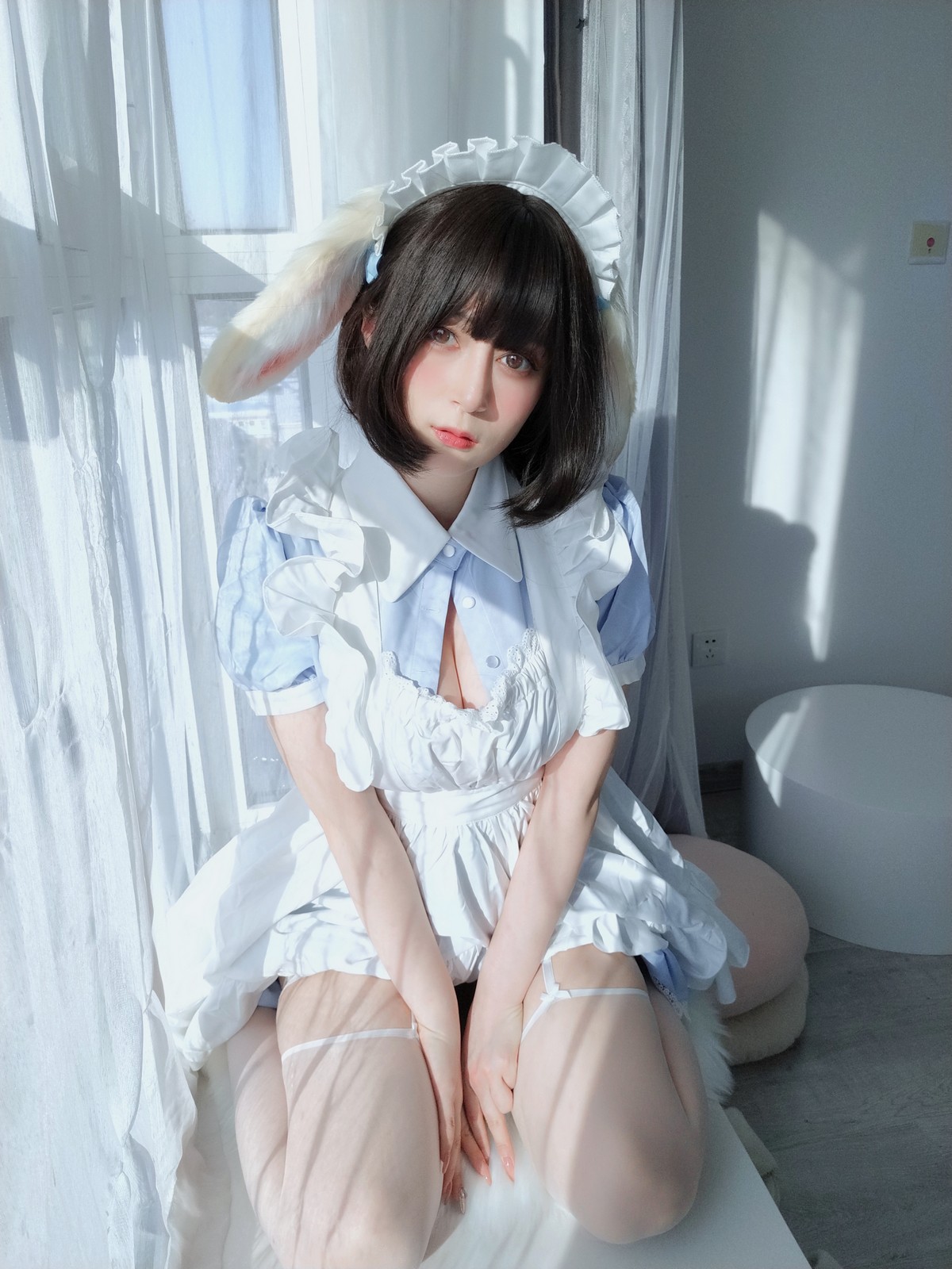 xgyw.top_Coser小姐姐白银兔耳女仆主题私房性感女仆装配白色蕾丝袜秀翘臀诱惑写真148P
